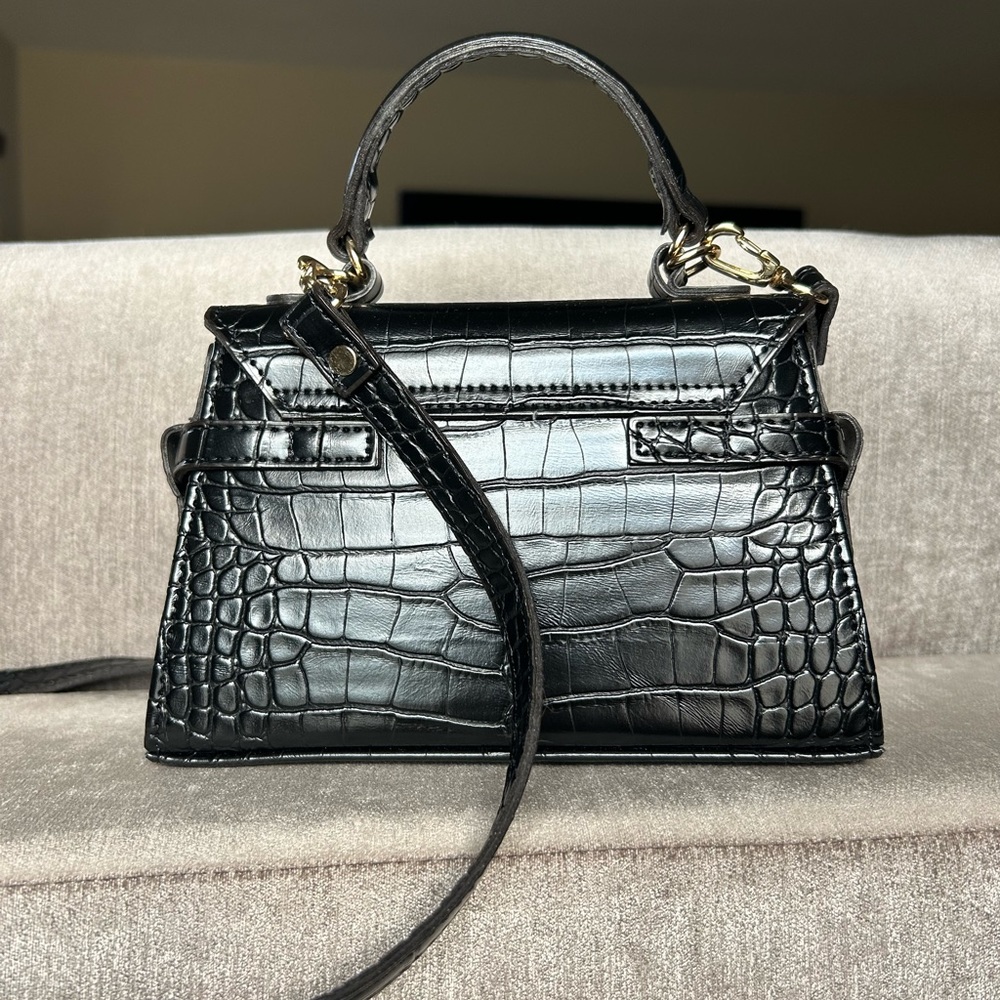 VEGAN LEATHER Black Crocodile-STYLE Handbag Like New! - Picture 3 of 9